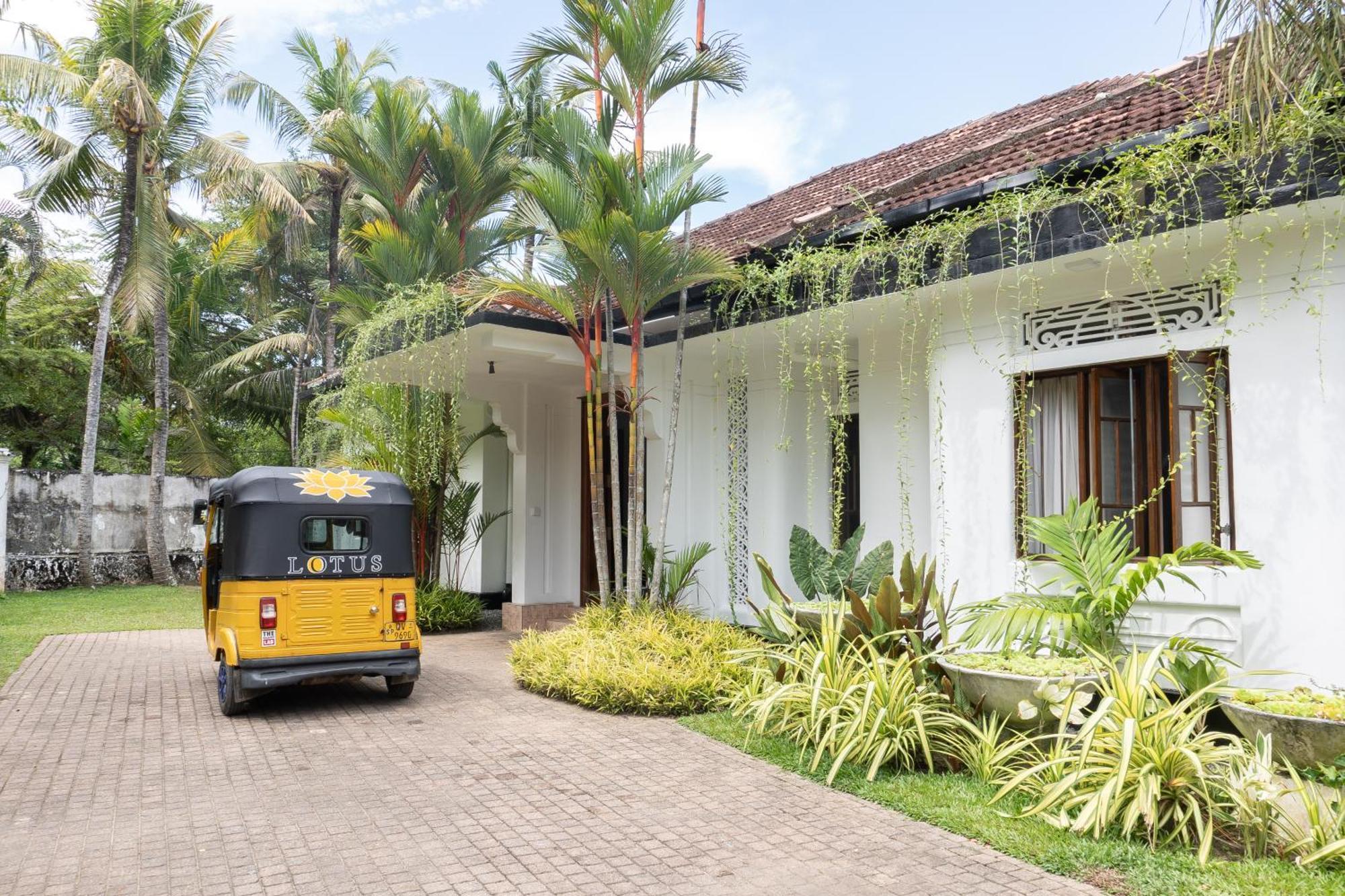 Lotus Surf And Wellness Apartment Ahangama Exterior photo